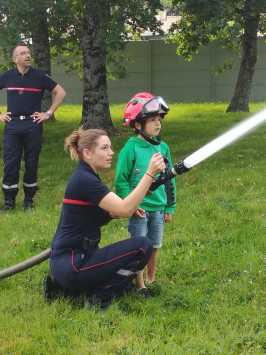 Ernest passionn� par le monde des pompiers