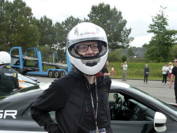 Yvonnick au volant de supers Bolides .