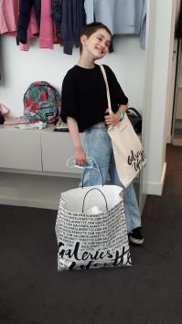 In�s refait sa garde-robe au galeries Lafayette