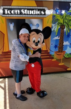 Ronnie s'éclate au parc de Disney land Paris Ronnie s'éclate au parc de Disney land Paris