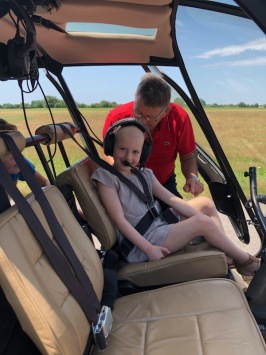 Un vol en hélicoptère pour Jade Un vol en hélicoptère pour Jade