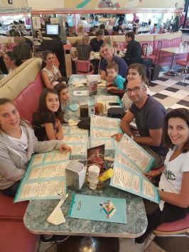 Charlize et Charlène à Disney land Charlize et Charlène à Disney land